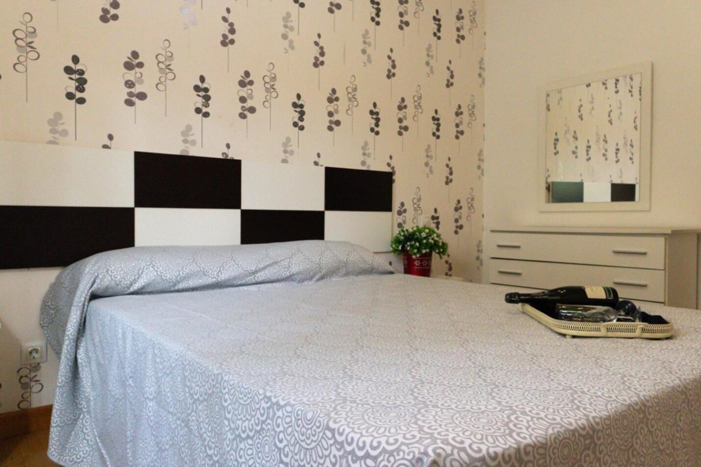 Antonio Lopez 217 Apartment Madrid Luaran gambar